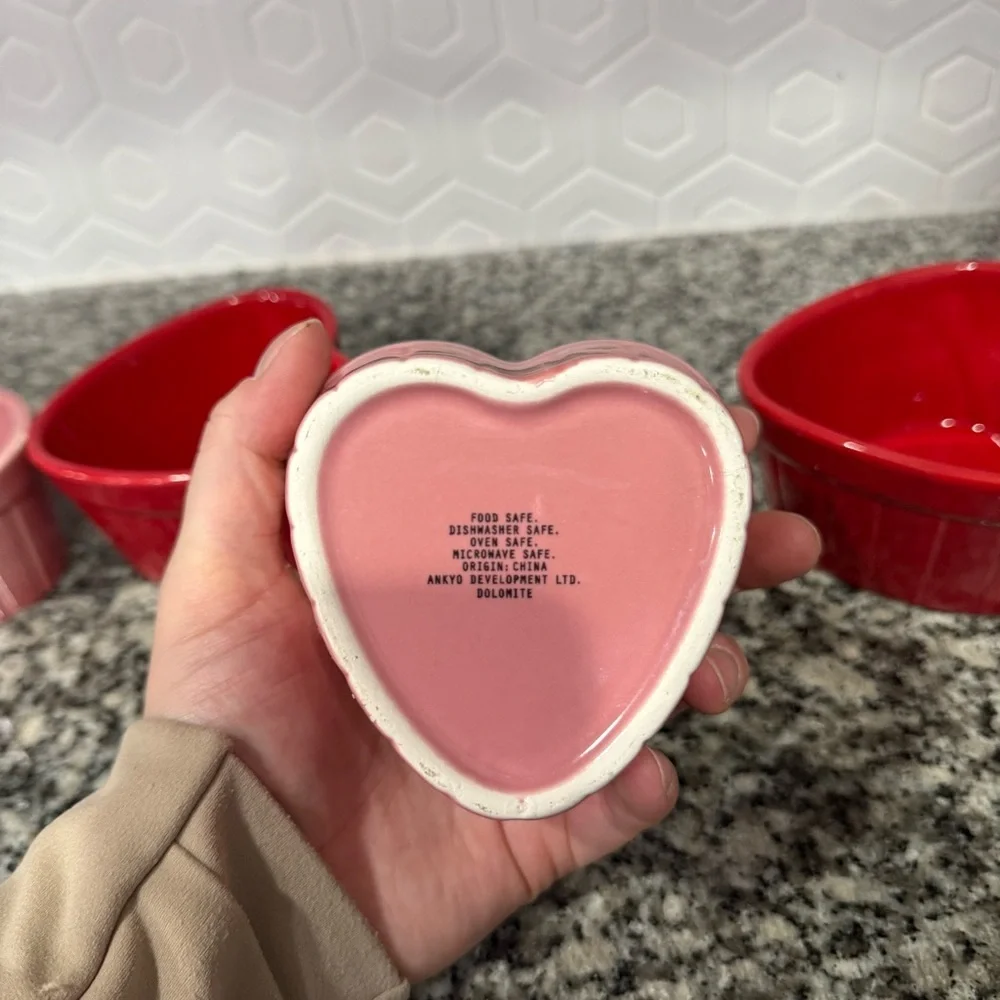 4 Red & Pink Ceramic Heart Ramekin‎ Dishes
